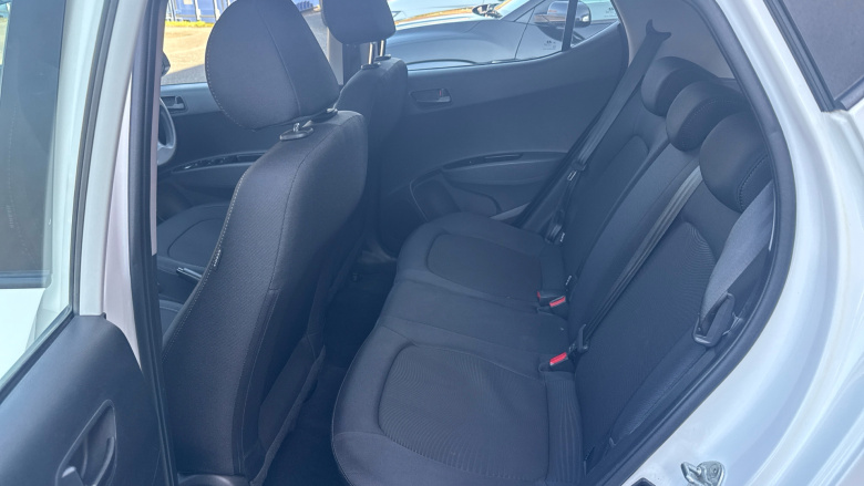 Hyundai i10 1.0 SE 5dr Petrol Hatchback